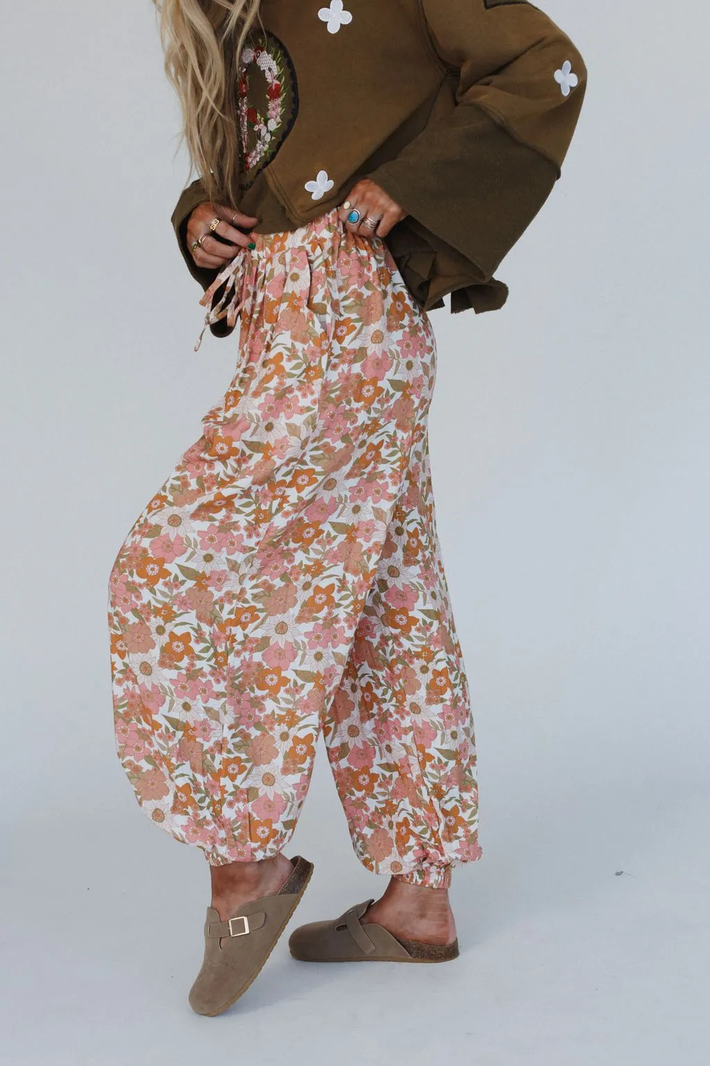 Flower Flair Pants - Ivory Multi