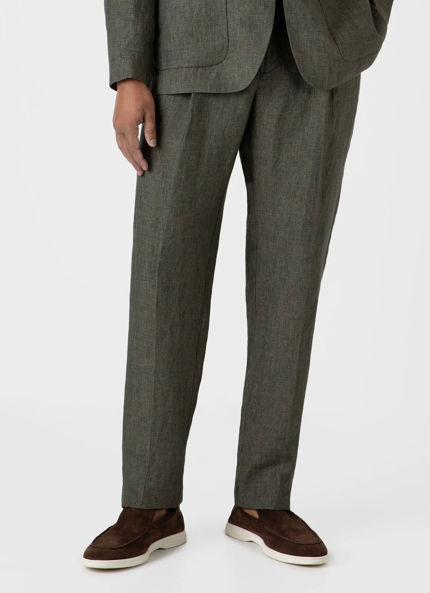 Men's Pleated Linen Trouser in Light Khaki