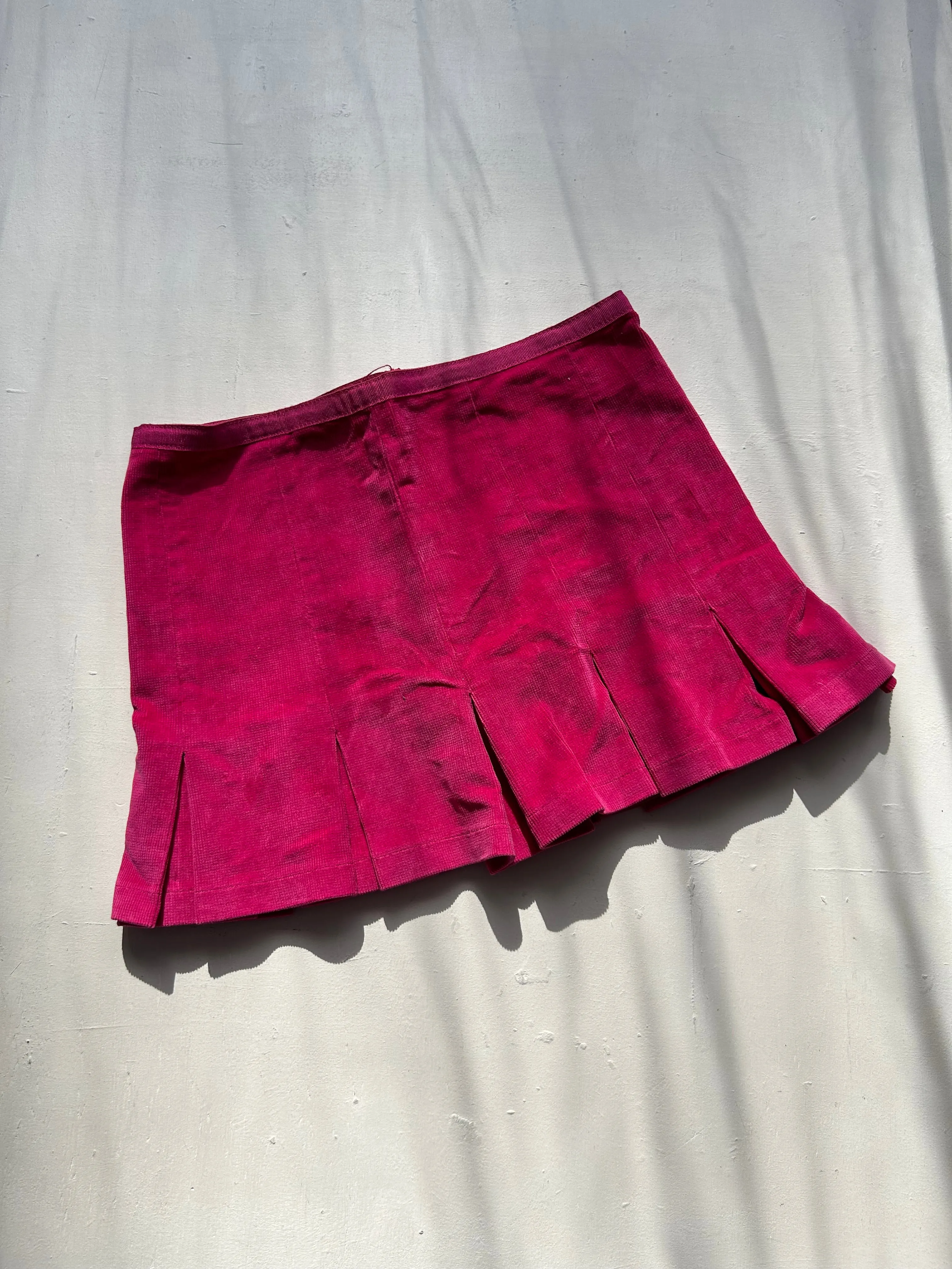 Neon pink velvet pleated school mini skirt  90s y2k vintage (XS/S)