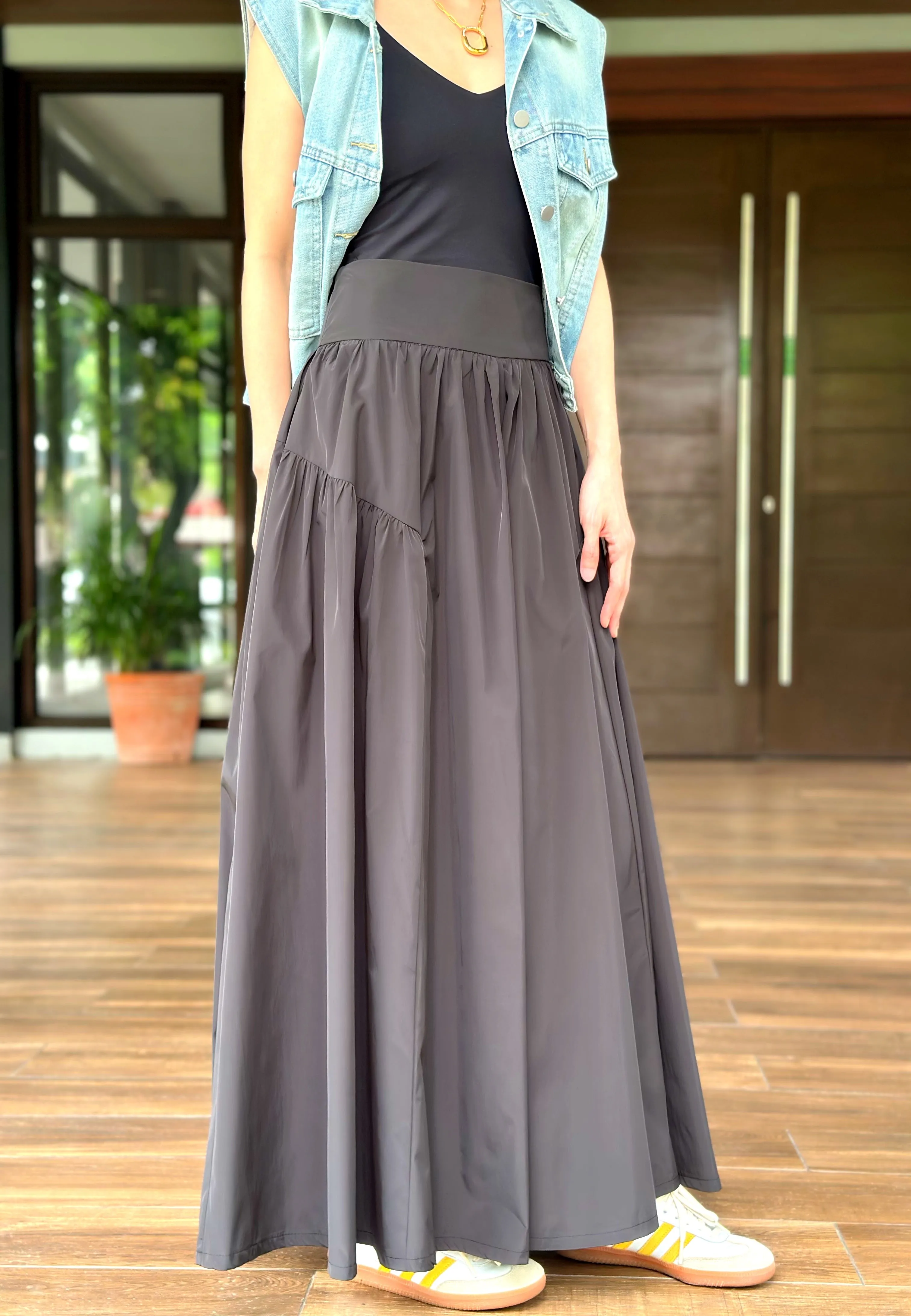 Nice Long Pleated Skirt in Black