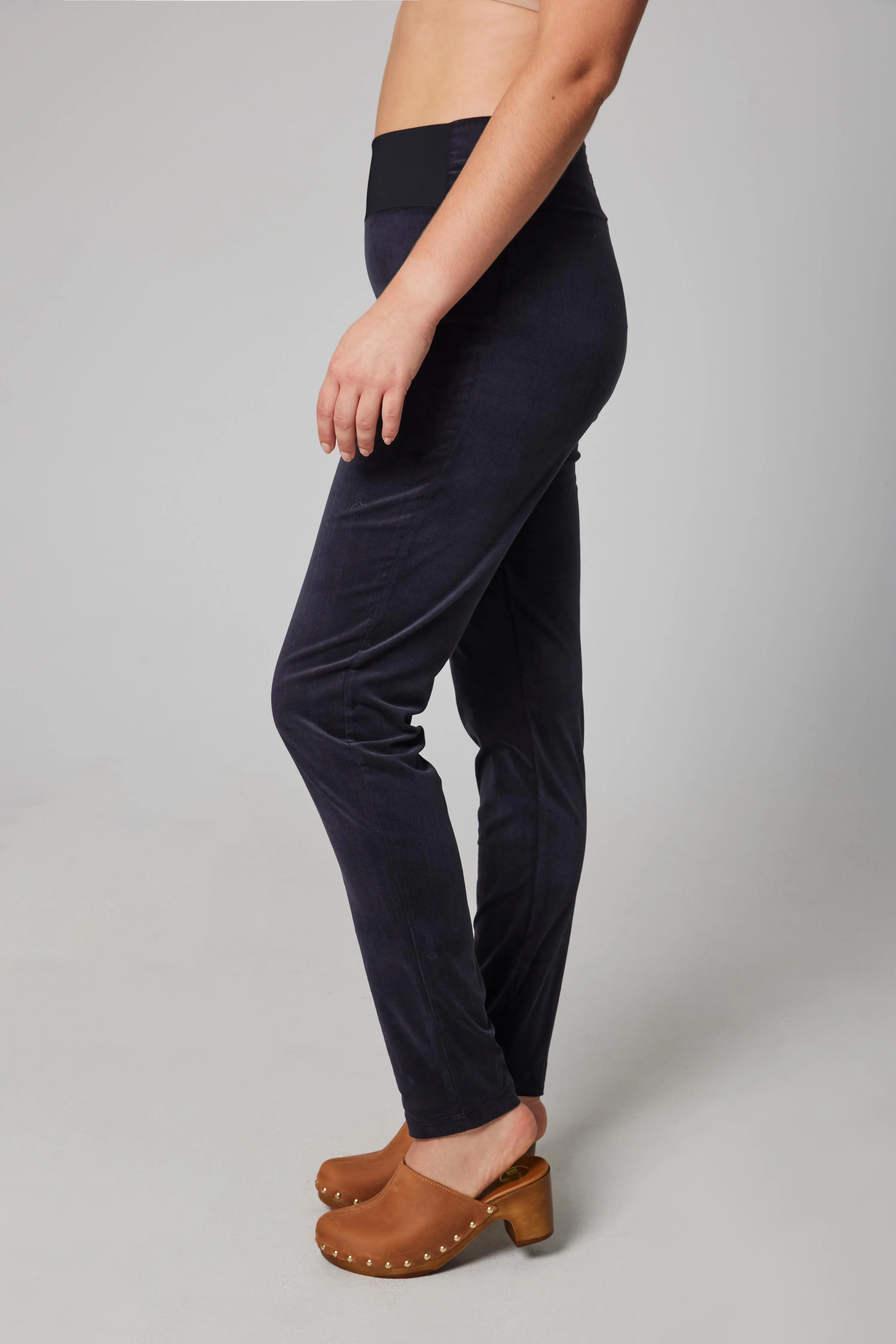 Slim-fit Velvet Corduroy Pant - Anthracite